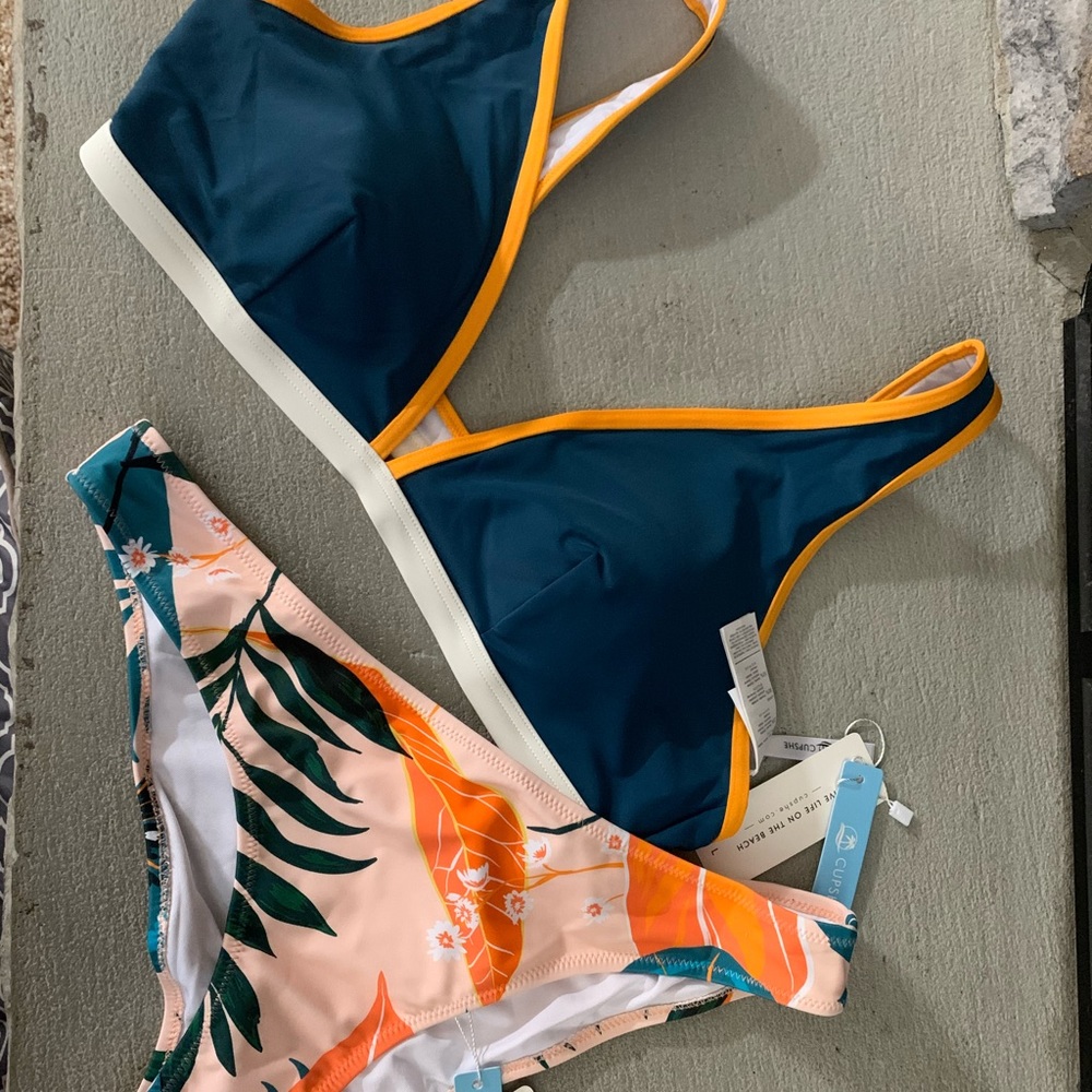 CUPSHE v-neck bikini top & bright leafy bottom